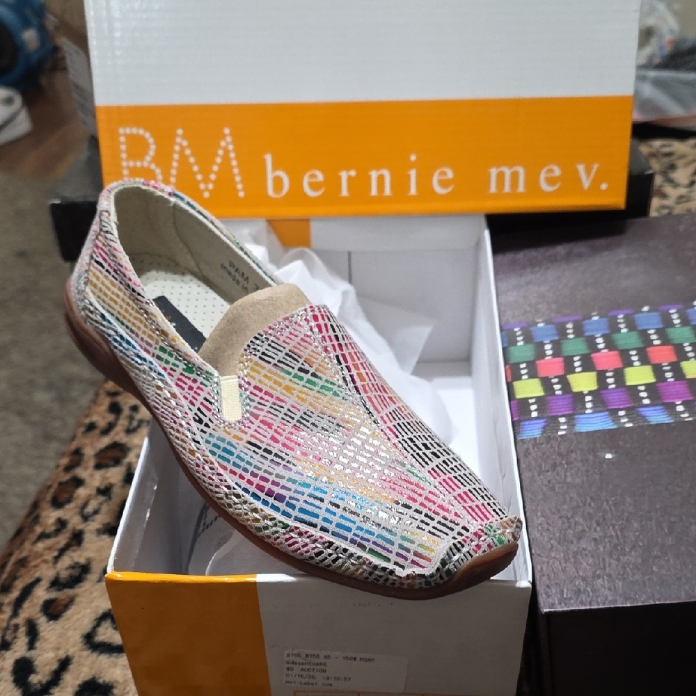 bernie mev. Women's Colorful Woven Flats - Picture 2 of 6
